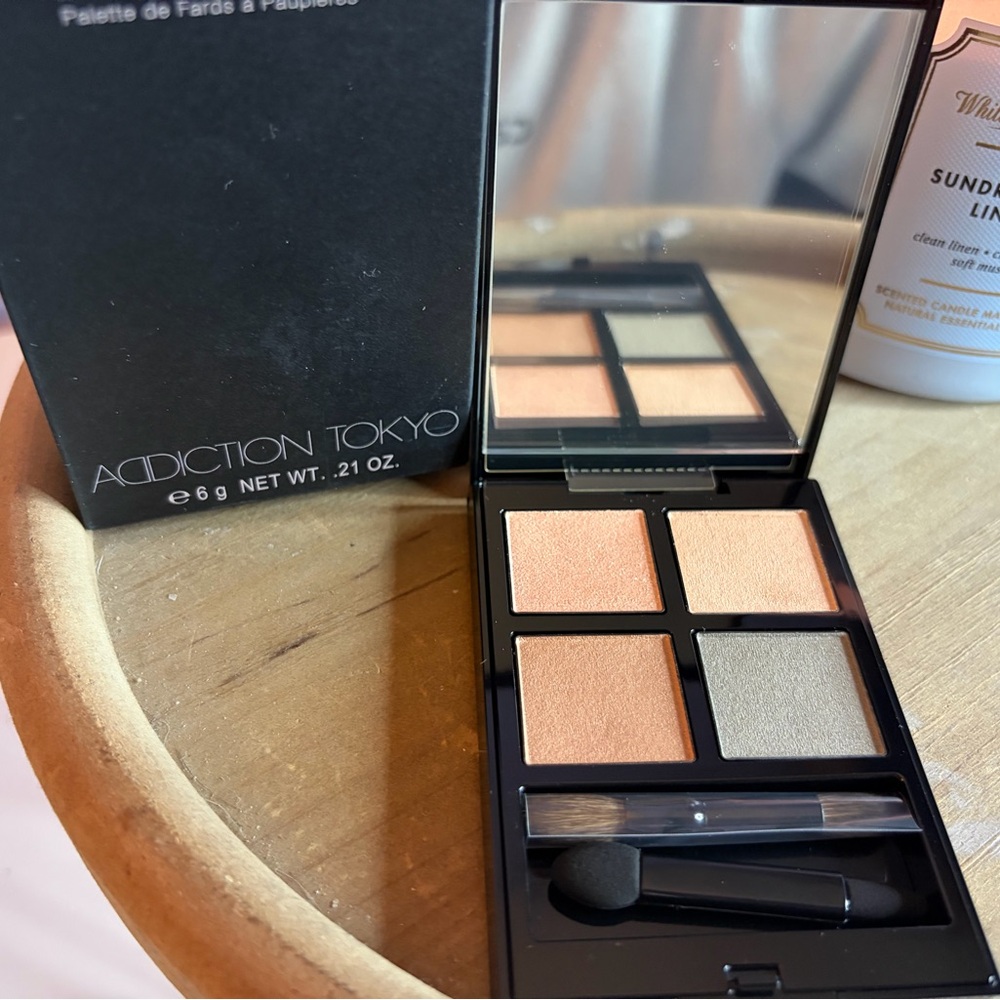 Addiction Tokyo Eyeshadow Palette - Peach and Taupe
